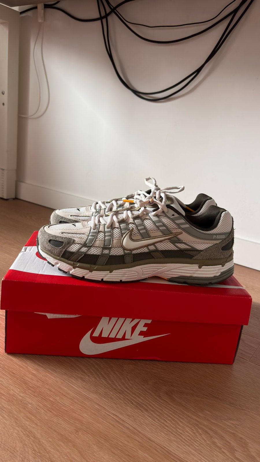 Nike P-6000 Khaki, Ophalen, Nieuw, Overige kleuren, Sneakers of Gympen