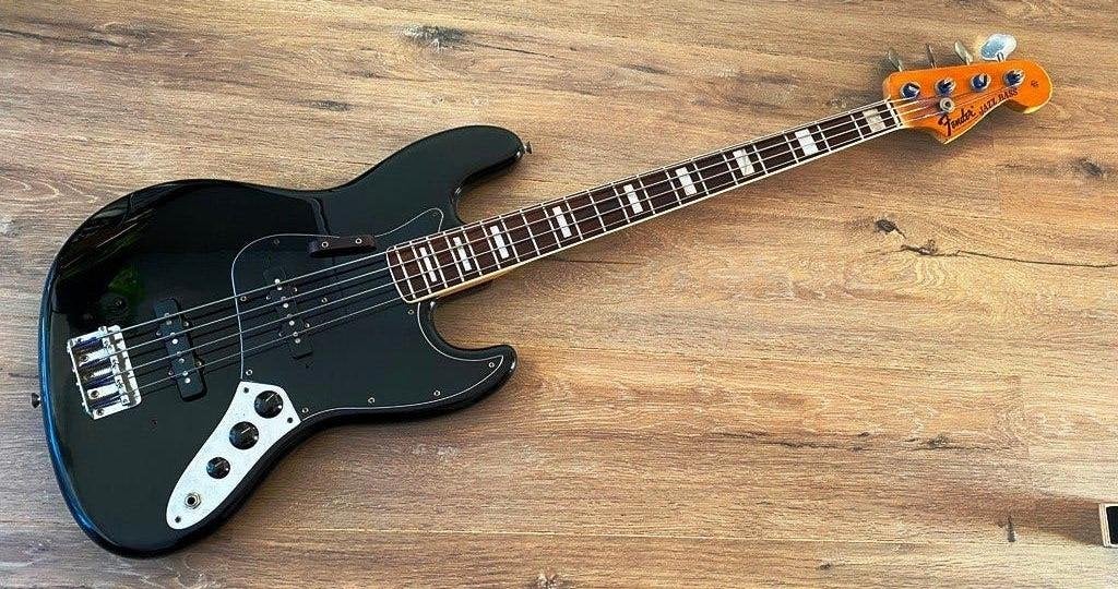 Fender Jazz Bass 1974 & case  (4 punts halsbevestiging !), Muziek en Instrumenten, Ophalen, Gebruikt, Elektrisch