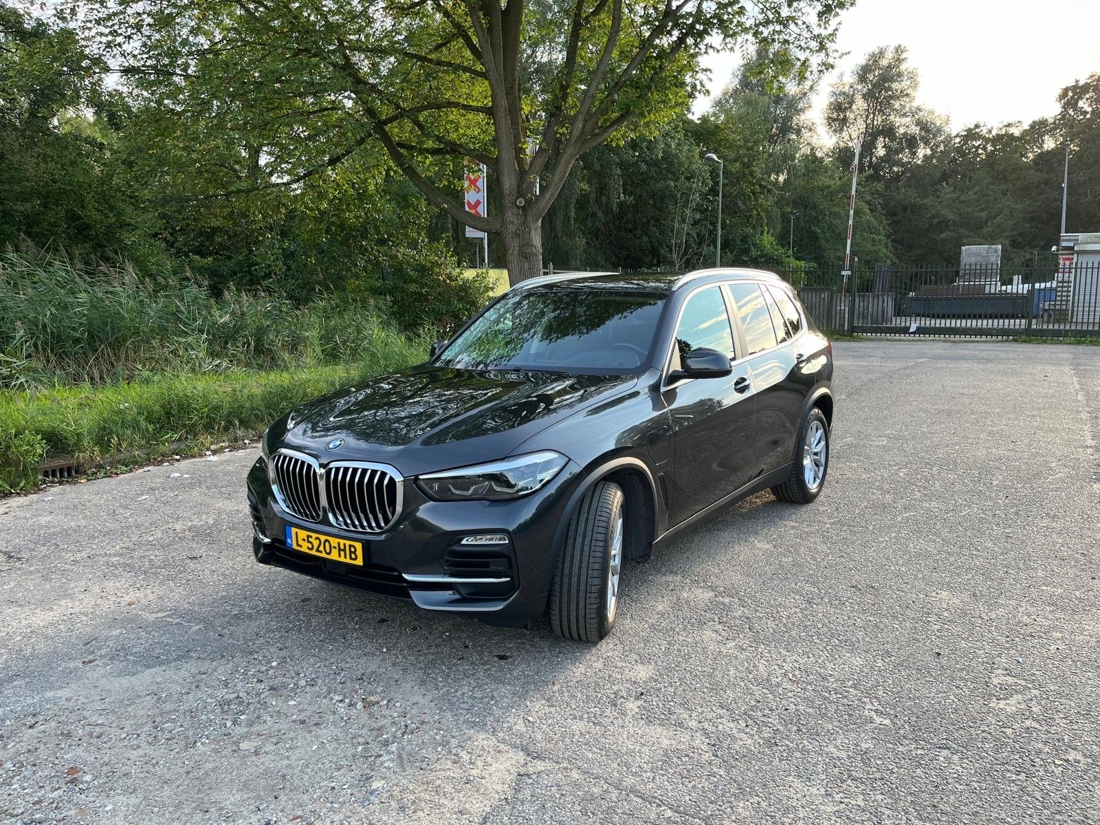 BMW X5 Xdrive45e 394pk Aut 2021 Grijs, Auto's, BMW, X5, 2410 kg, Vierwielaandrijving, 2998 cc