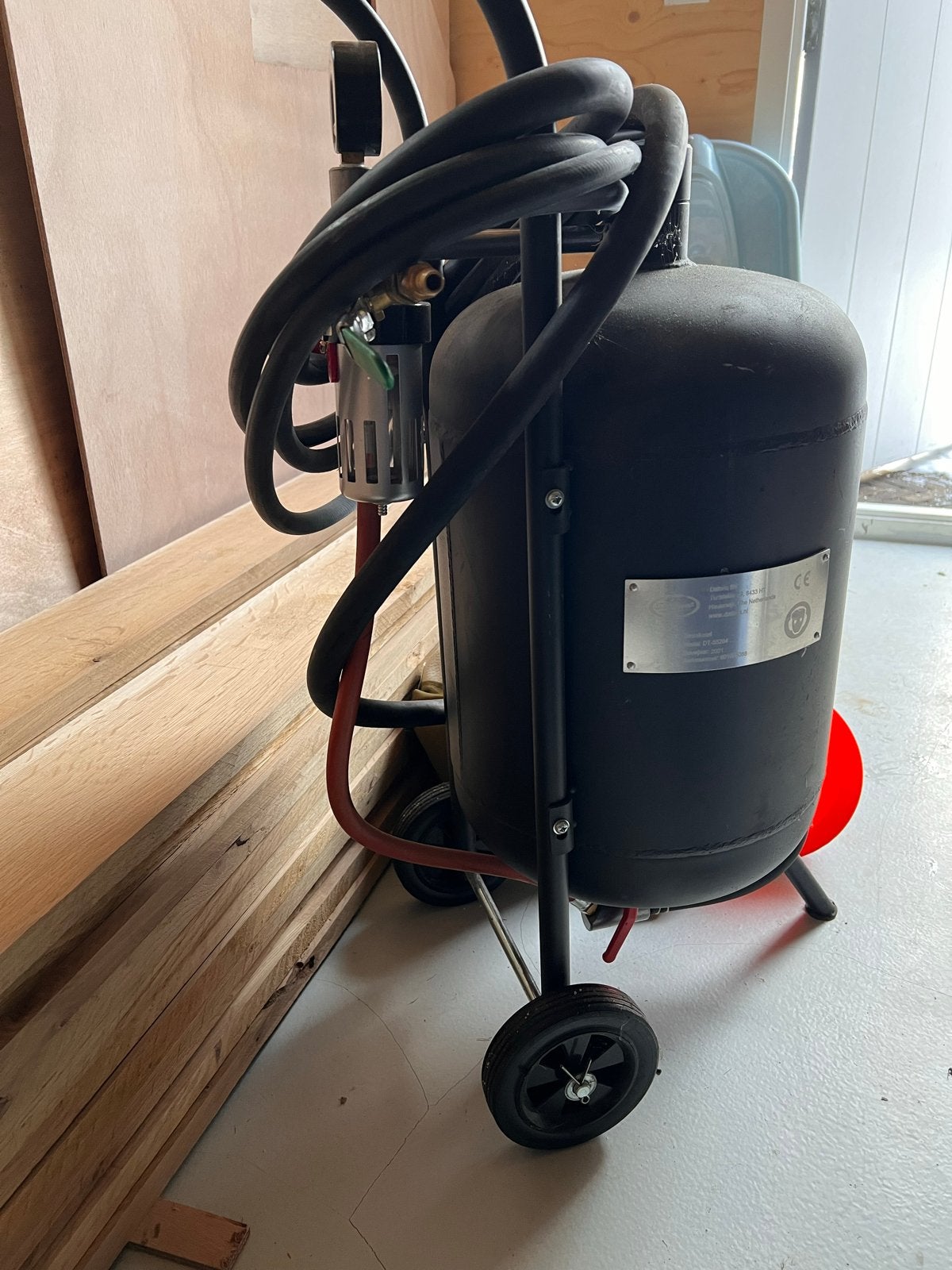 Mobiele Straalketel Datona 45L met 8 zakken straalgrit, Ophalen, Gebruikt