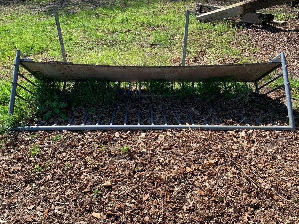 Stalen ruif 300x80 cm voor vee of wild