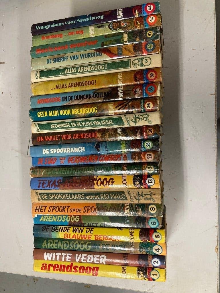 T.K. nog 11 delen van Arendsoog door P. Nowee zie lijst, Boeken, Ophalen of Verzenden, Gelezen, J. Nowee, Fictie algemeen