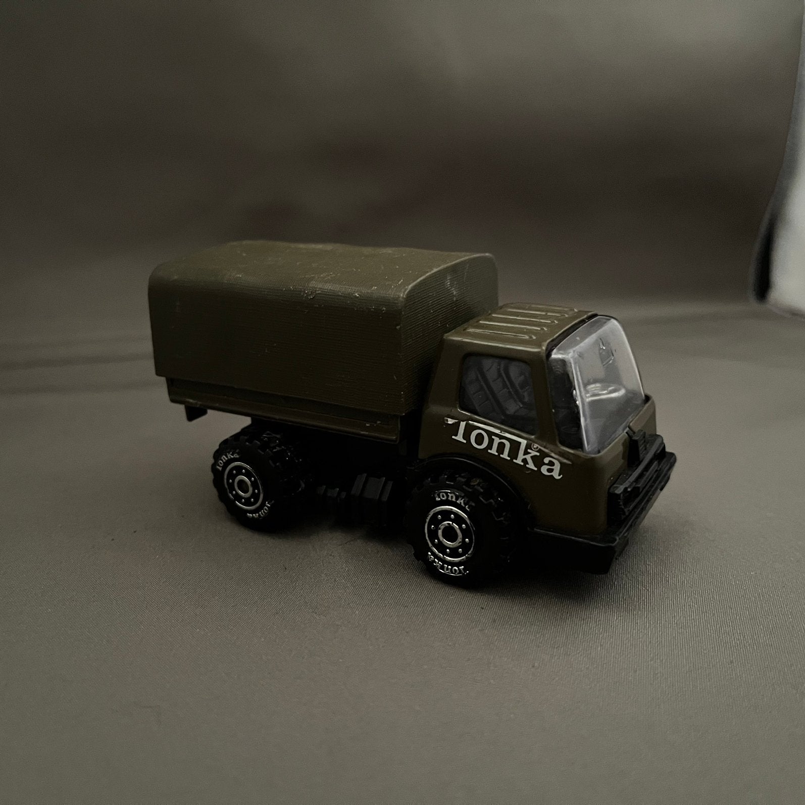 Vintage Tonka Legertruck met Huif (Made in Japan - 1978), Ophalen of Verzenden, Zo goed als nieuw, Bus of Vrachtwagen