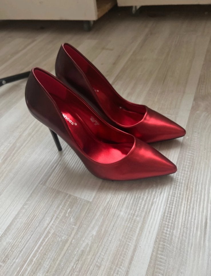 Rode Pumps Maat 37 - Elegant en Stijlvol, Ophalen of Verzenden, Nieuw, Rood