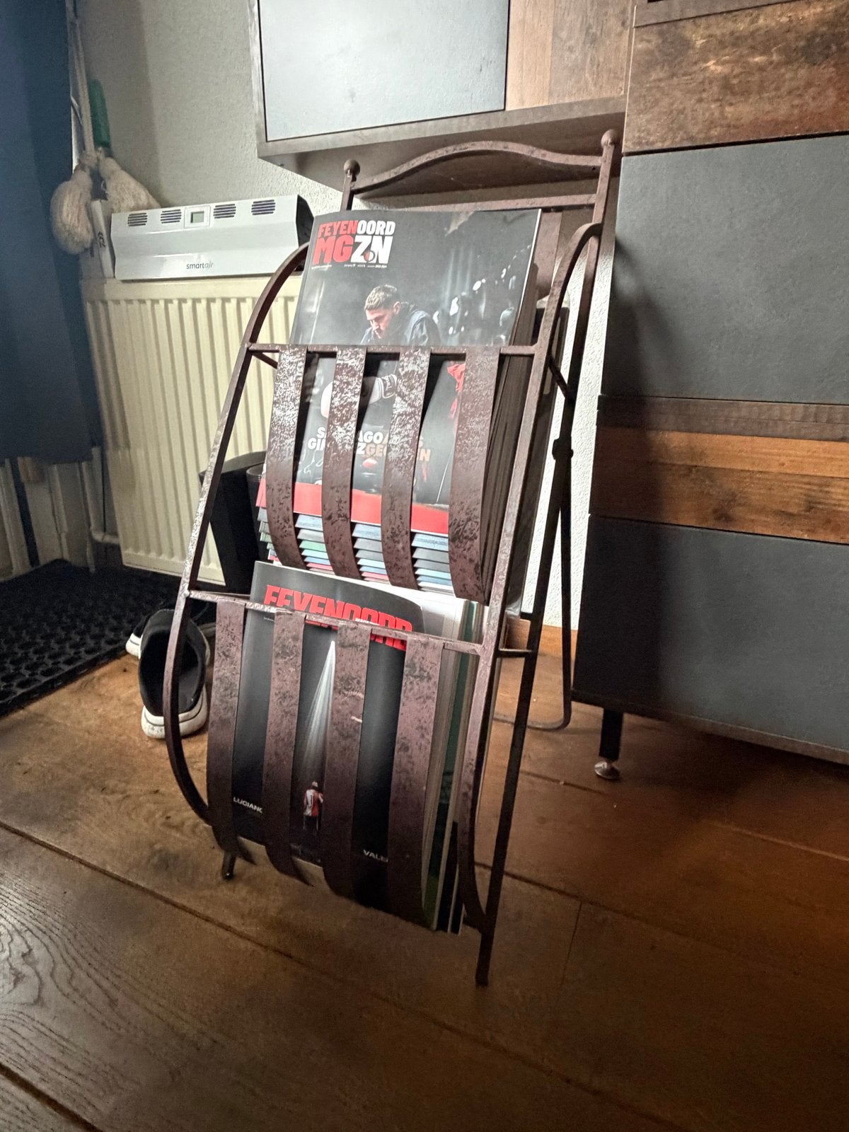 Vintage metalen lectuurbak / krantenbak, Ophalen, Gebruikt, Metaal, Lectuurbak