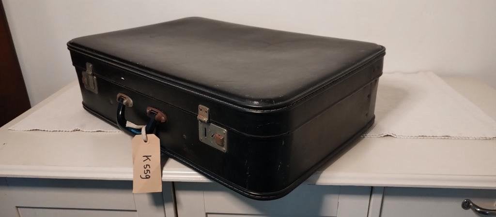 K559 VINTAGE jaren 60 koffer van geperst karton zwart, Sieraden, Tassen en Uiterlijk, 60 tot 70 cm, Overige materialen, Gebruikt