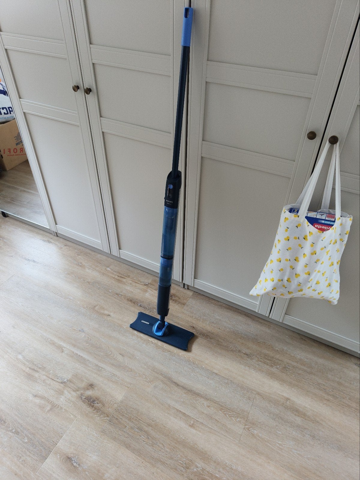 Philips oneup one up elektrische dweil zeer weinig gebruikt, Ophalen of Verzenden, Mop of Dweil