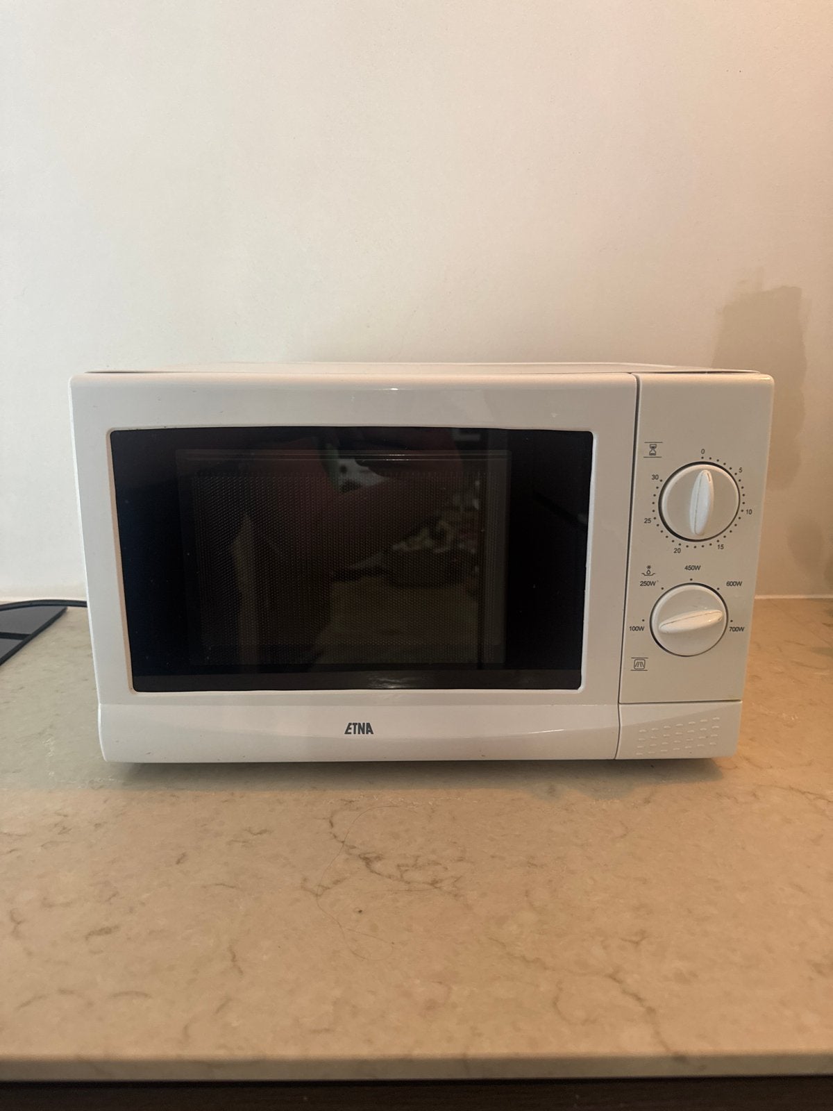 Etna Magnetron - Compact en Functioneel, Witgoed en Apparatuur, Ophalen, Gebruikt, Magnetron, Draaiplateau