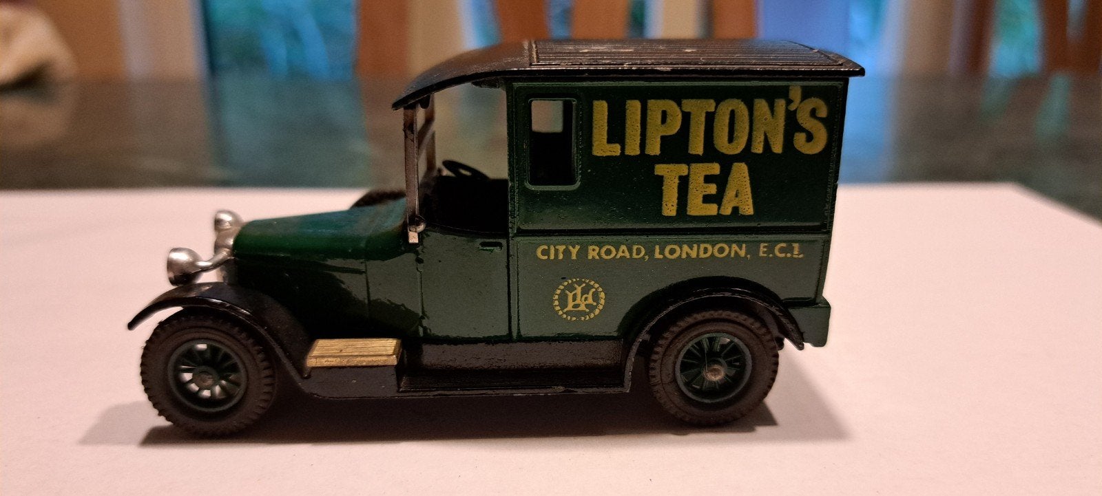 talbot van "lipton s tea" 1:43, Ophalen of Verzenden, Auto, Matchbox