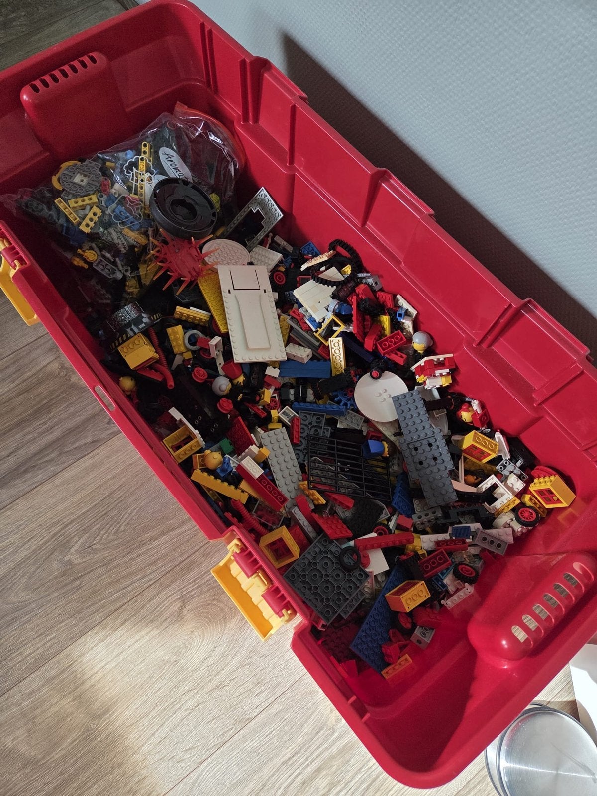 Partij (+/- 6kg) diverse LEGO bouwstenen in opbergkist, Gebruikt, Inclusief extra onderdelen, Lego, Ophalen of Verzenden