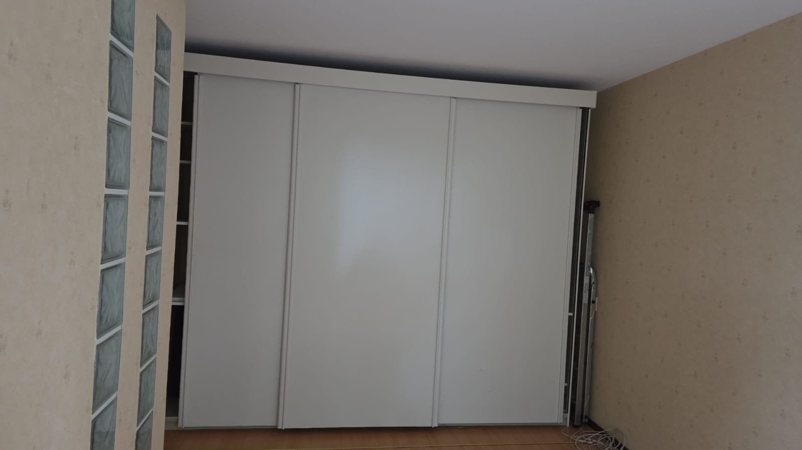 Inbouw kast, Ophalen, Zo goed als nieuw, Overige typen, Minder dan 200 cm