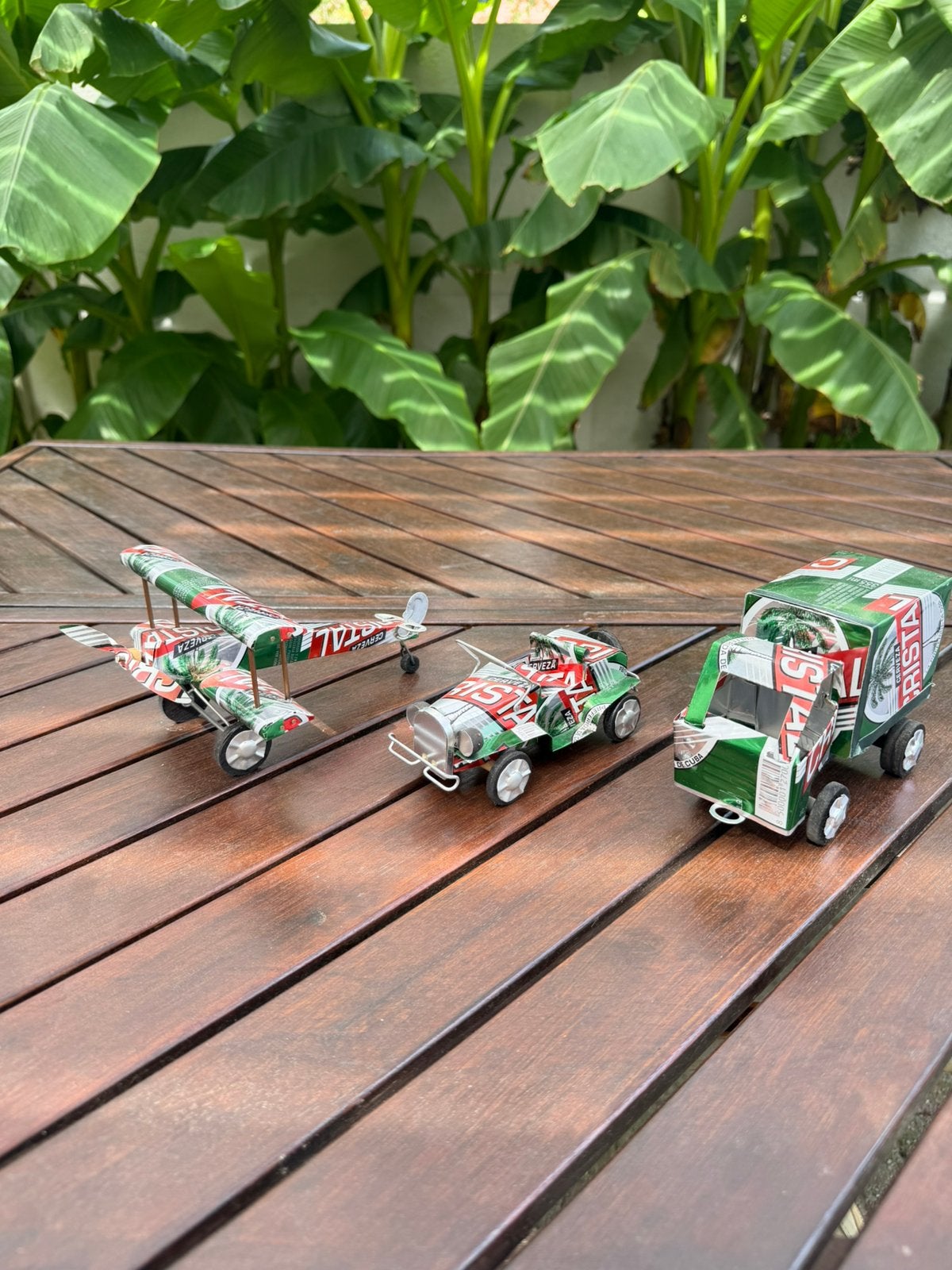 Cubaanse Recycled Art – Vliegtuig, Auto’s - Cristal Bierblik, Ophalen