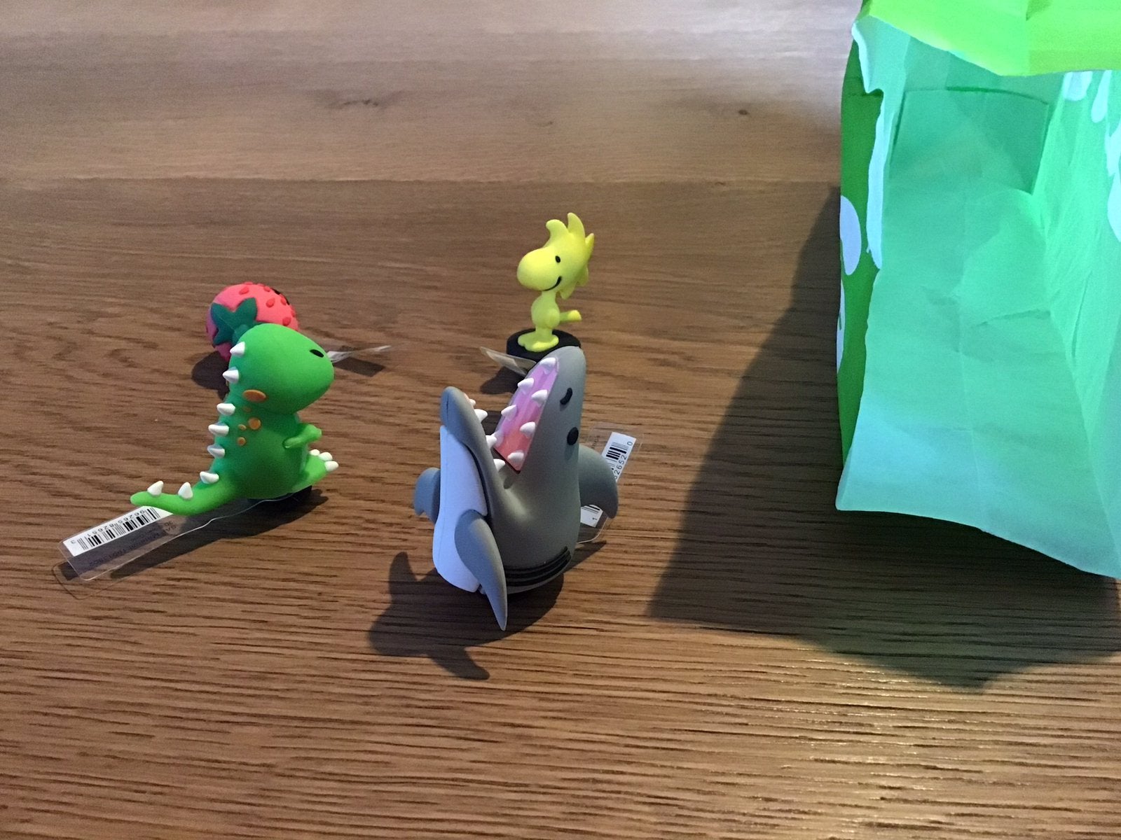 Crocs Jibbitz 3D Origineel Snoopy Dino Haai Aardbei NIEUW, Ophalen of Verzenden, Nieuw, Jongen of Meisje