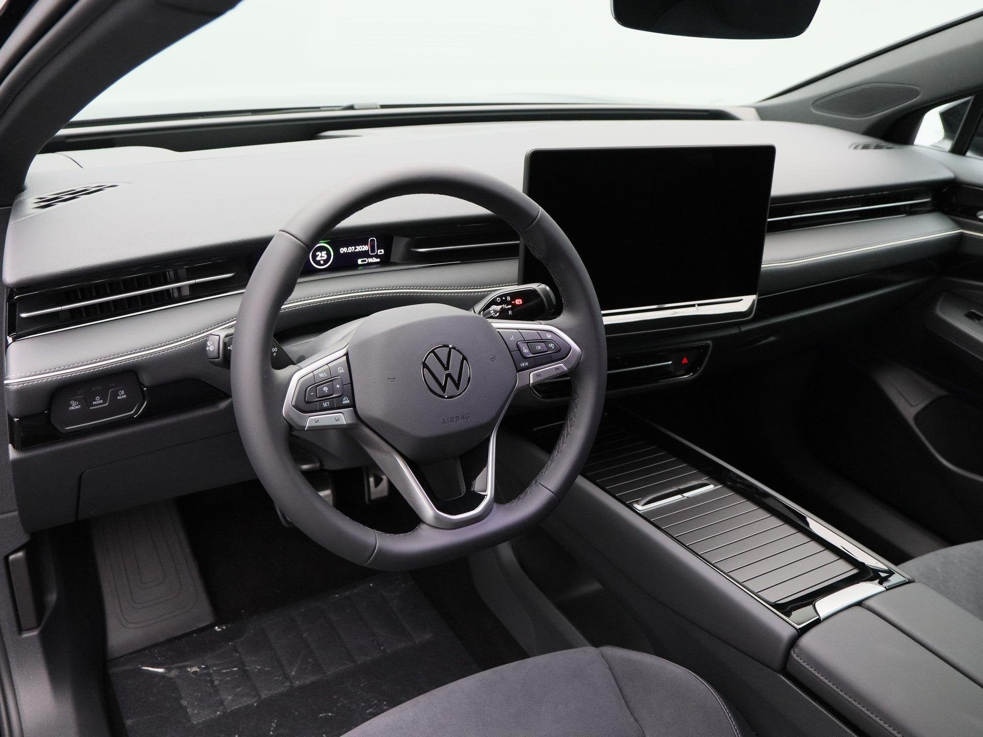 Volkswagen ID.7 Limited Edition Plus 86 kWh 286 PK | Trekhaa, 681 km, Achterwielaandrijving, Zwart, 2135 kg