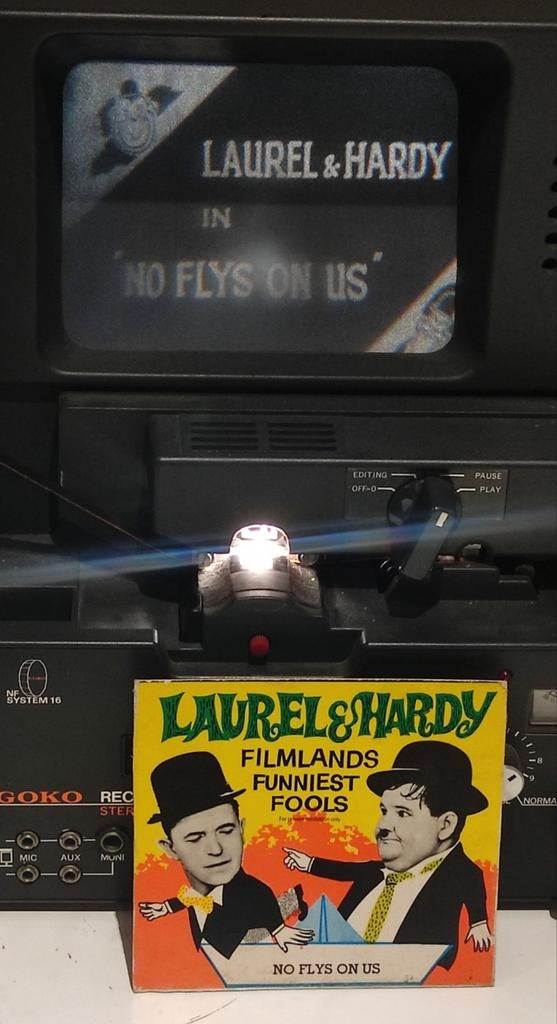 super 8 NO FLYS ON US LAUREL & HARDY, Ophalen of Verzenden, 8mm film