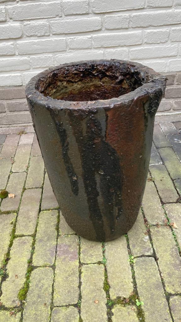 Antieke smeltkroes 43 cm hoog, Ophalen