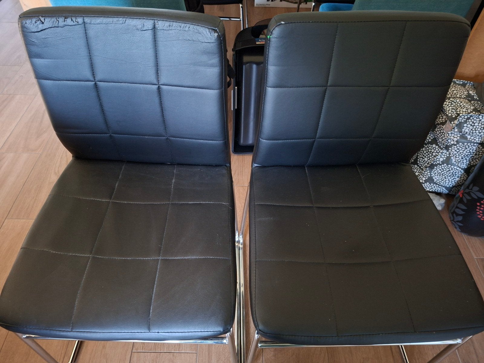 GRATIS twee eetkamerstoelen, Ophalen, Gebruikt, Twee