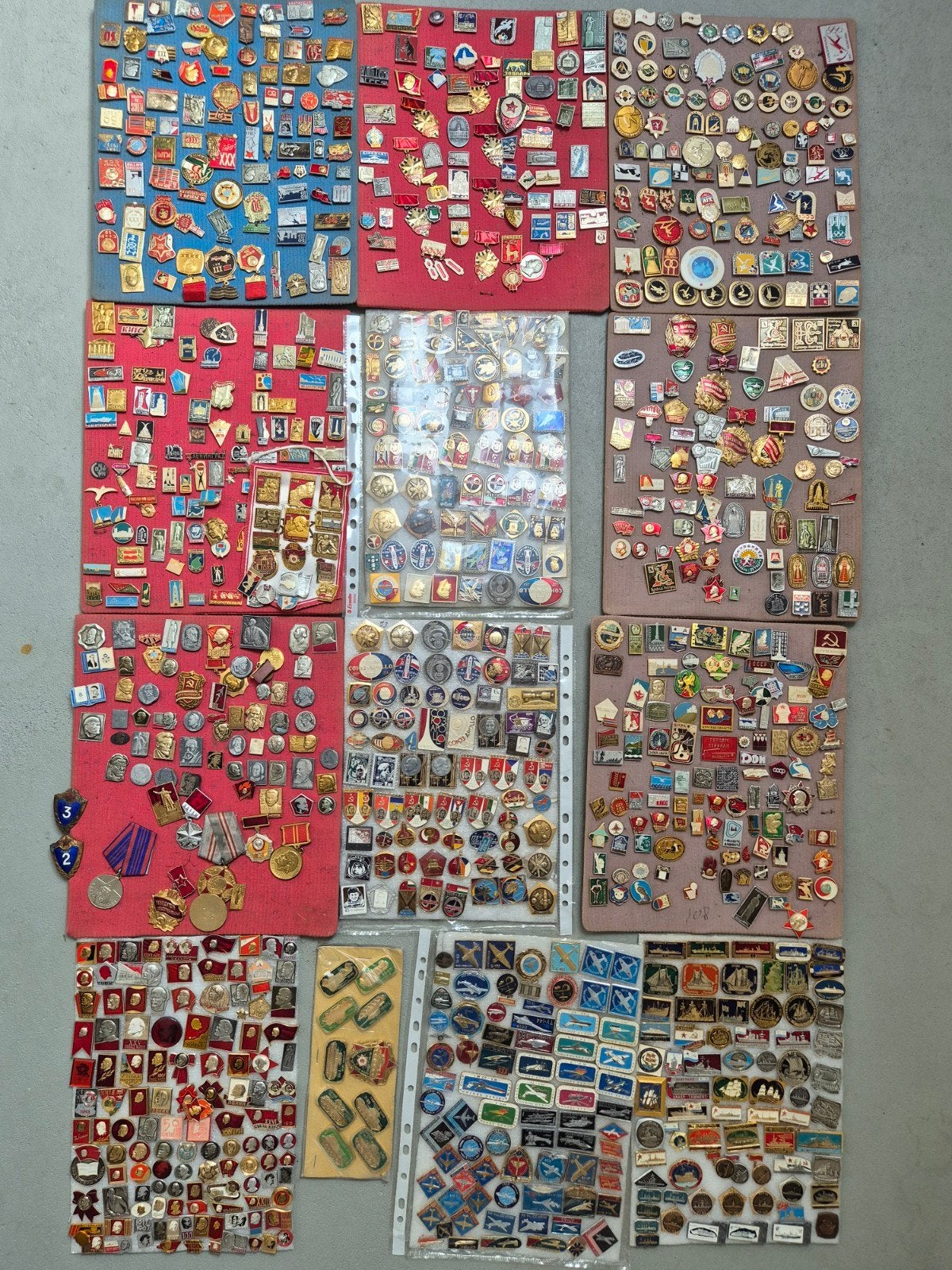 Grote verzameling Sovjet-badges / pins en medailles, Verzamelen, Ophalen of Verzenden, Gebruikt