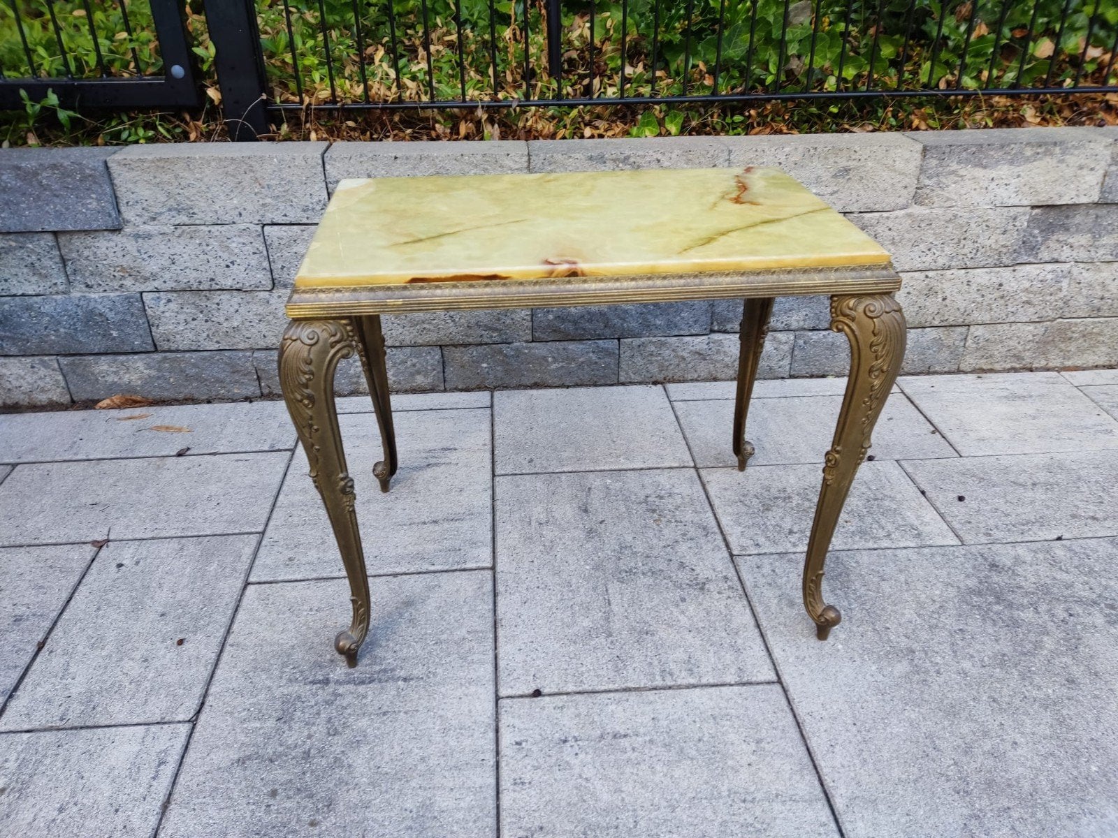 marmeren tafel, hoekje kapot!, Ophalen of Verzenden, Gebruikt, Hout