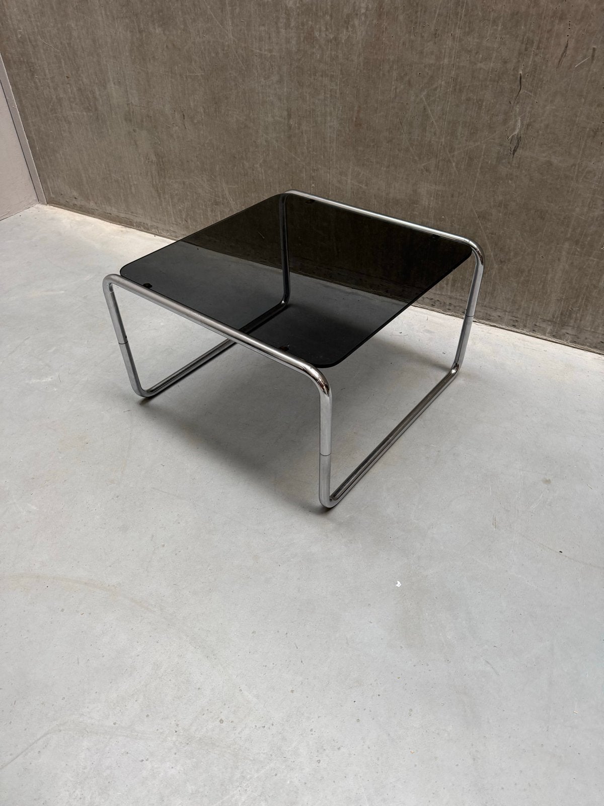 Bauhaus Salontafel met zwart rookglas blad en chroom, Ophalen of Verzenden