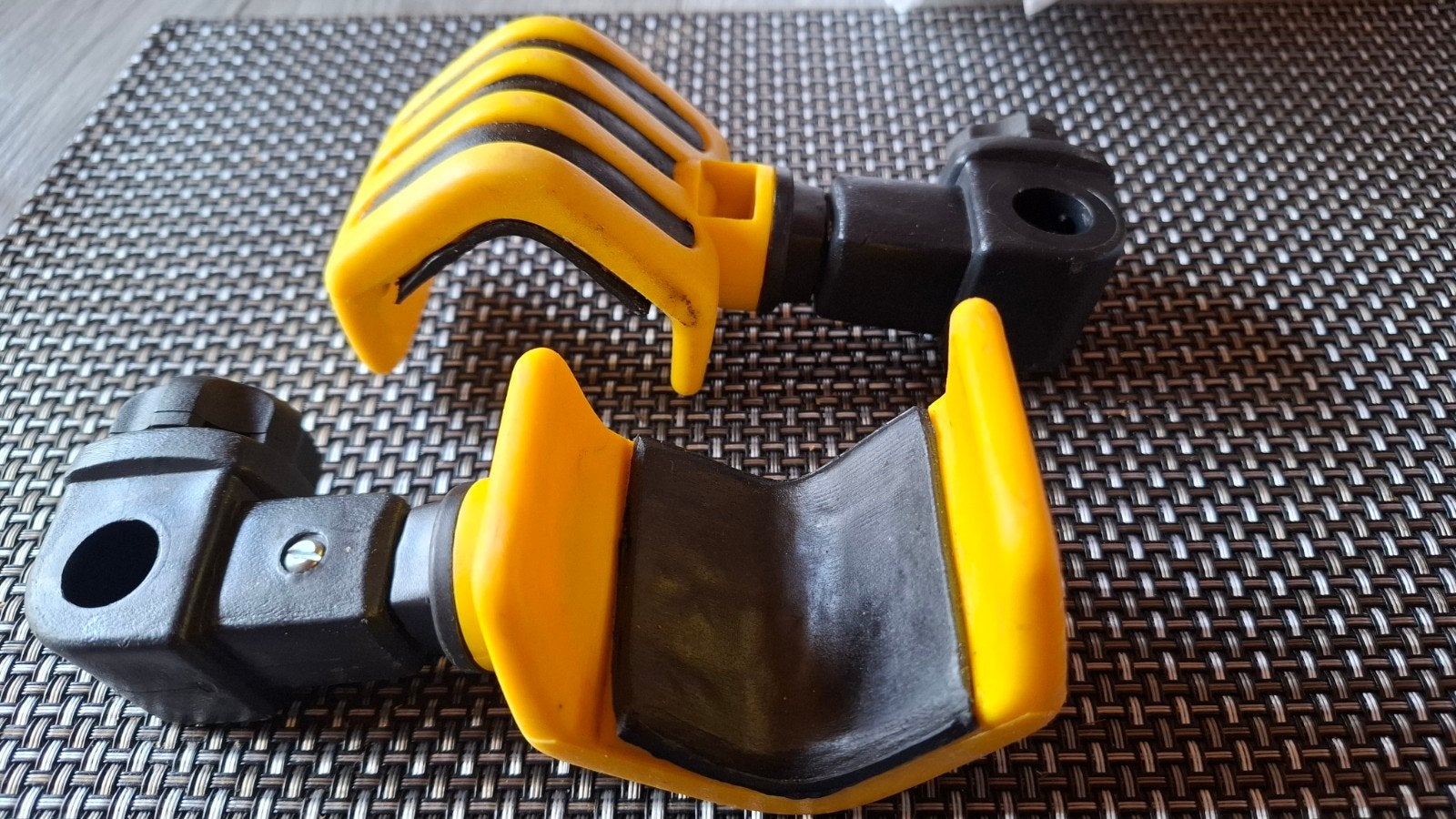 hengelsteun 2 stuks. 15 mm gat., Watersport en Boten, Ophalen of Verzenden, Overige typen