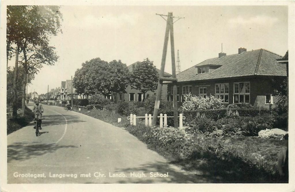 378-385-009 Grootegast Langeweg Chr Landb Huish School, Verzamelen, Ansichtkaarten | Nederland, Verzenden, Voor 1920, Groningen