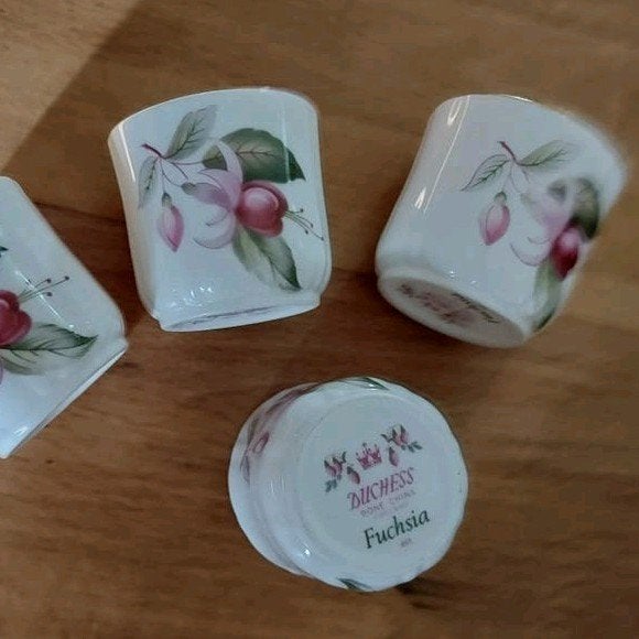 4 Engelse eierdopjes met fuchsia, Klassiek, Overige typen, Ophalen of Verzenden, Zo goed als nieuw