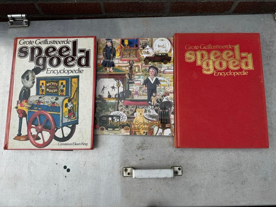 Grote Geïllustreerde Speelgoed Encyclopedie, Boeken, Ophalen of Verzenden, Gelezen, Overige onderwerpen, Complete serie