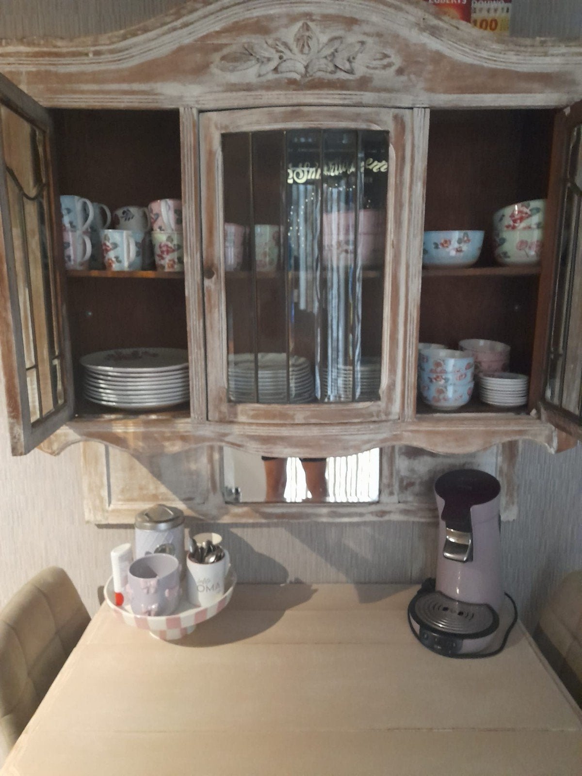 Vintage houten tafel met sierlijke poten, Ophalen, Gebruikt, 50 tot 100 cm, Vintage, Landelijk, Brocante