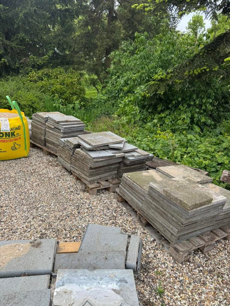 Basalt tuin tegels ca 35 m2 en afgeronde randtegels, Tuin en Terras, Ophalen, Zo goed als nieuw, Natuursteen, Terrastegels