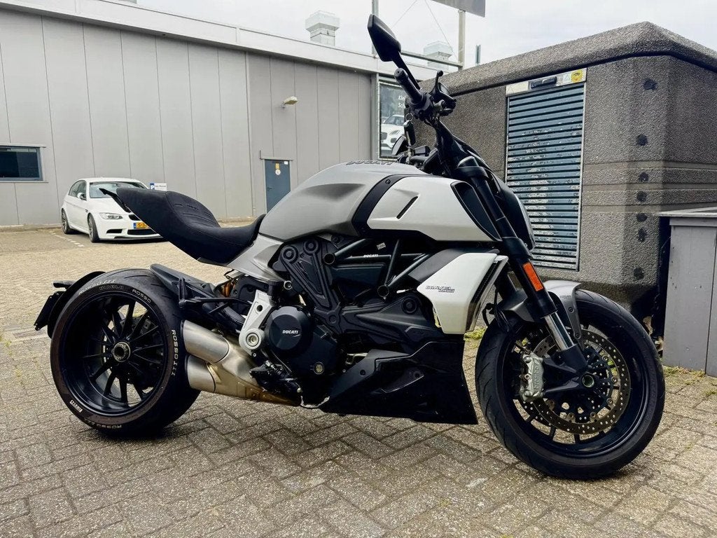 Ducati Diavel 1260 € 19.990,00, Motoren, Motoren | Ducati, Bedrijf, Handvatverwarming, Toermotor, Meer dan 35 kW
