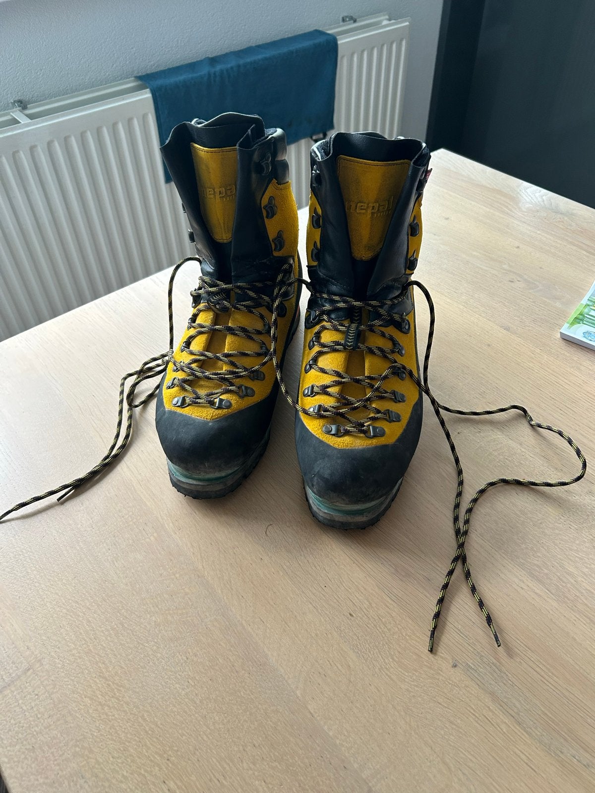 La Sportiva Nepal Extreme bergschoenen - Maat 49 - Geel, Sport en Fitness, Ophalen, Gebruikt, Schoenen