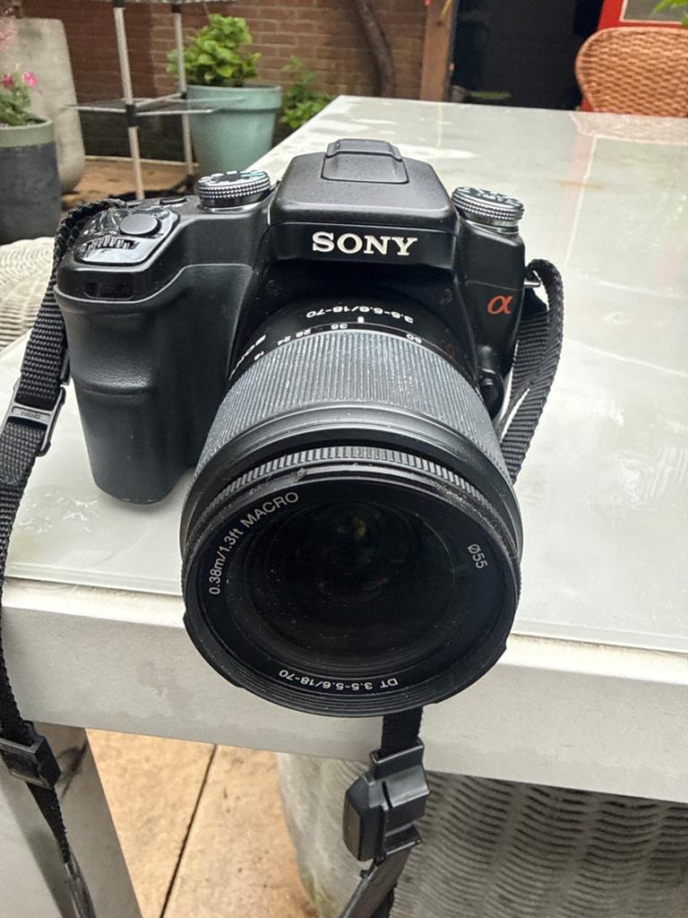 Sony Alpha A100 Spiegelreflexcamera met 2 lenzen en tas, Gebruikt, Spiegelreflex, Ophalen of Verzenden, Sony