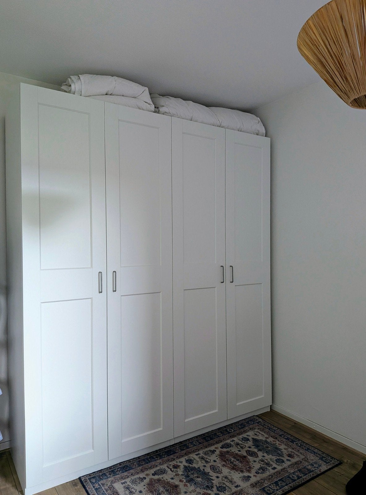 Witte kledingkast IKEA PAX met 4 deuren en lades, Modern, functioneel, 200 cm of meer, Zo goed als nieuw, 200 cm of meer