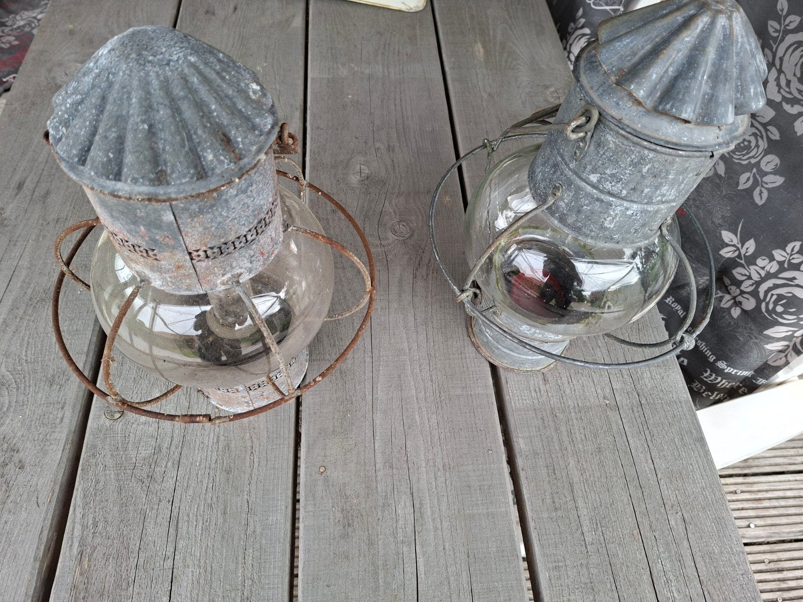 Twee aude lampen .  Ophalen, Ophalen of Verzenden