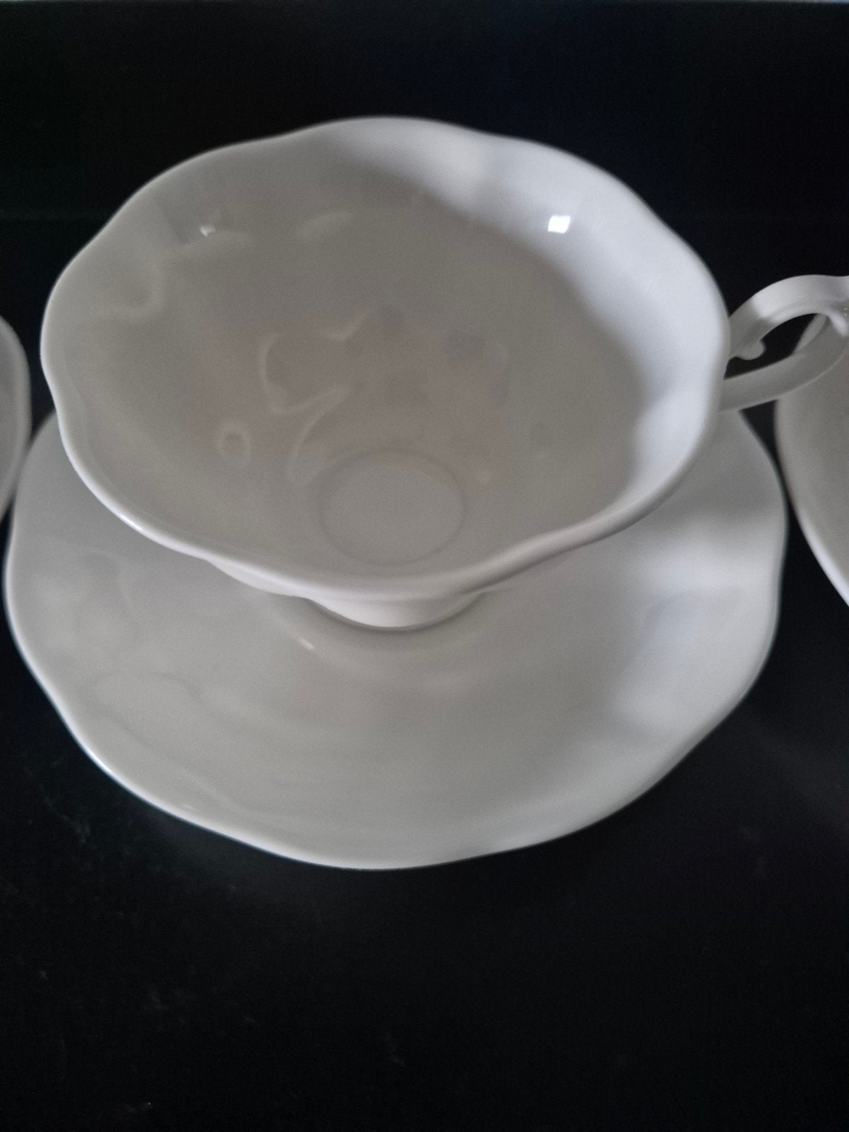 Avon reverie royal albert porselein, Ophalen of Verzenden, Zo goed als nieuw, Porselein, Kop en/of schotel