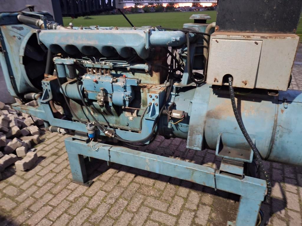 Aggregaat stroomgenerator 75 kva generator defect, Ophalen