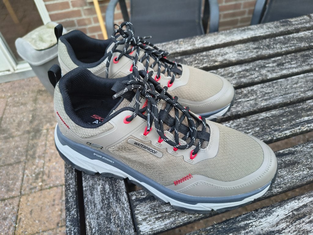 Skechers D’Lux Journey Waterproof Hiking Shoes As New -44EU, Kleding | Heren, Schoenen, Ophalen, Overige kleuren, Zo goed als nieuw