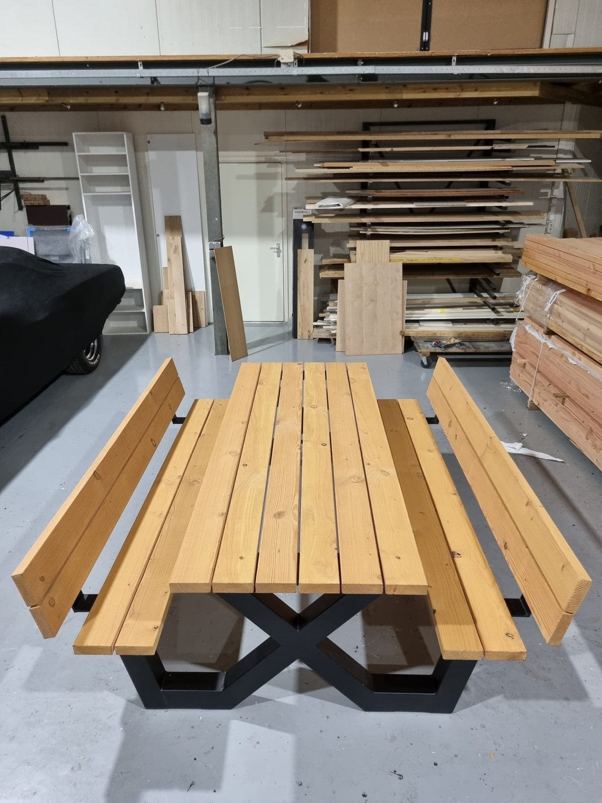 Robuuste picknicktafel met stalen onderstel, Ophalen, Nieuw