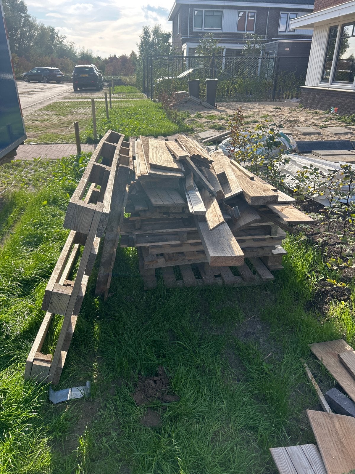 Gratis Pallets en resthout - Ophalen in Huissen, 3 tot 6 m³