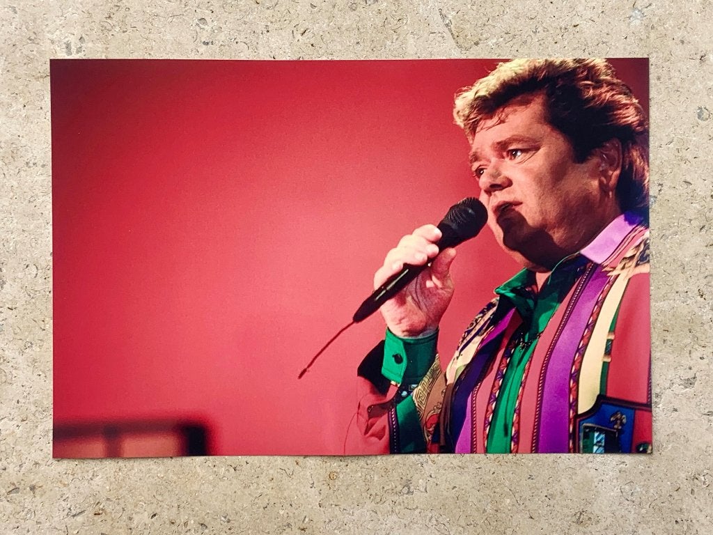 Org. kl foto 30x20 cm optreden van Andre Hazes 29/11/1993, Verzamelen, Verzenden, Nieuw, Foto of Kaart
