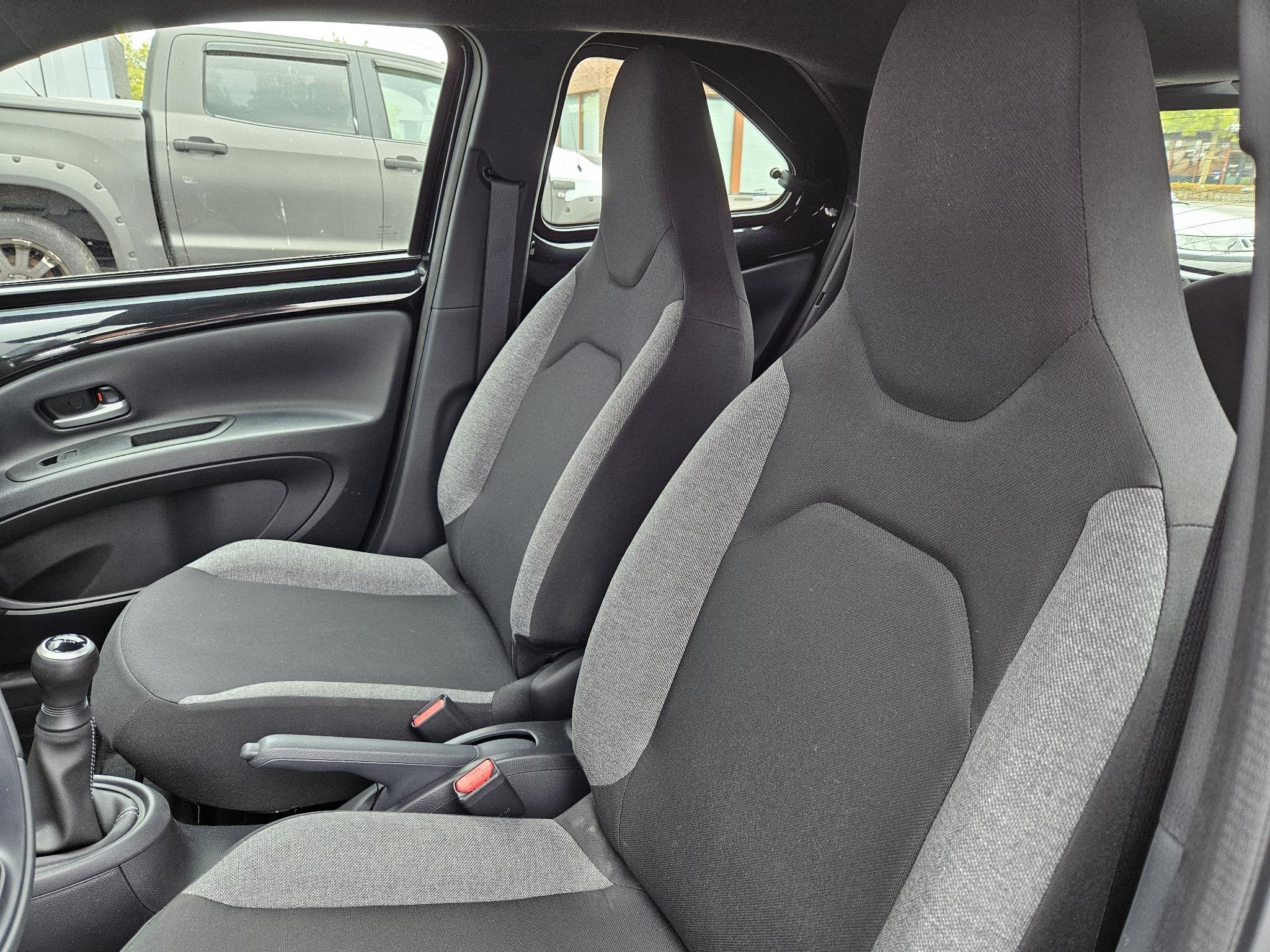 Toyota Aygo X 1.0 VVT-i MT Play | Adaptieve Cruise Control |, Dealer onderhouden, Gebruikt, 920 kg, 4 stoelen