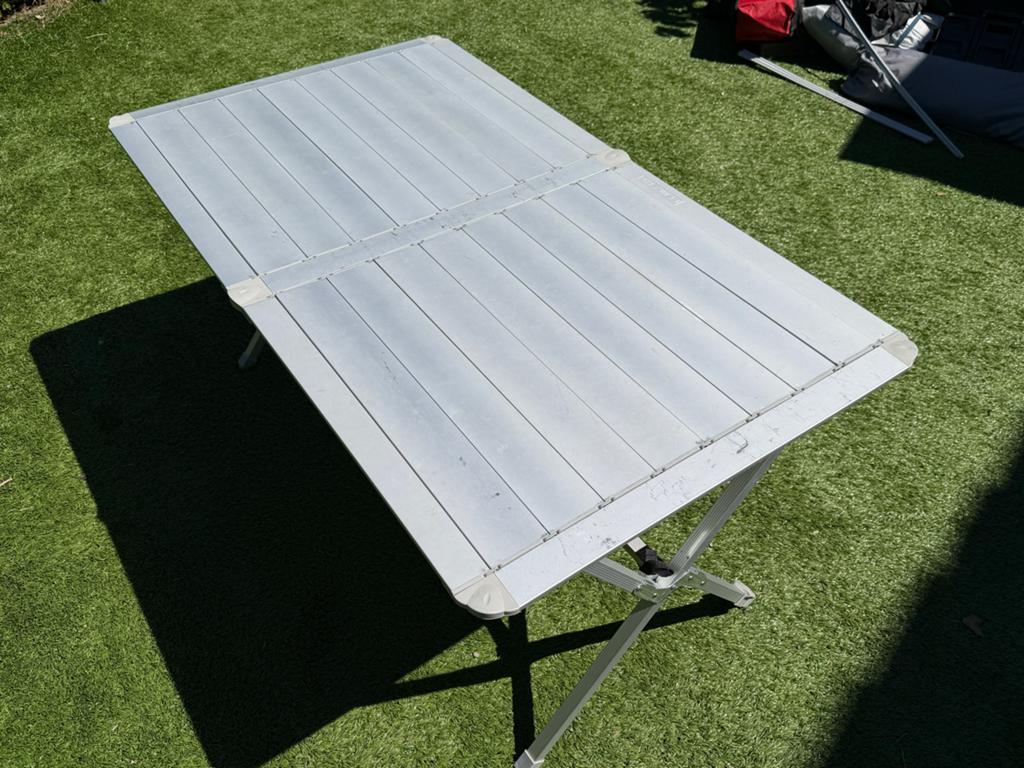 Inklapbare compacte campingtafel - Gebruikt, Caravans en Kamperen, Kampeermeubelen, Ophalen, Gebruikt, Campingtafel