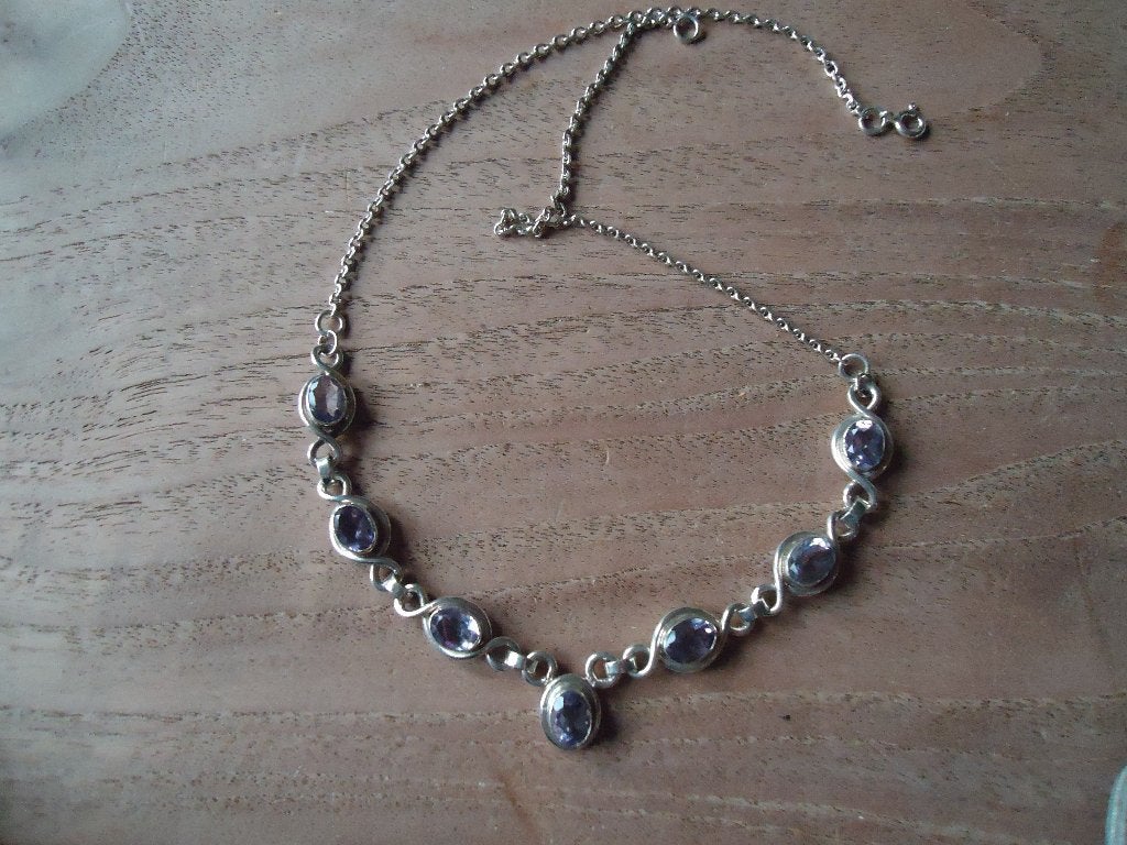 mooie echt zilveren ketting met amethist edelstenen 43,5 cm, Ophalen of Verzenden, Zo goed als nieuw, Met edelsteen, Zilver