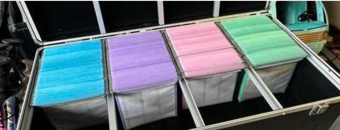 Ongeveer 2000 inttrieur archief mapjes voor bv cds 12X12 cm, Ophalen of Verzenden, Zo goed als nieuw