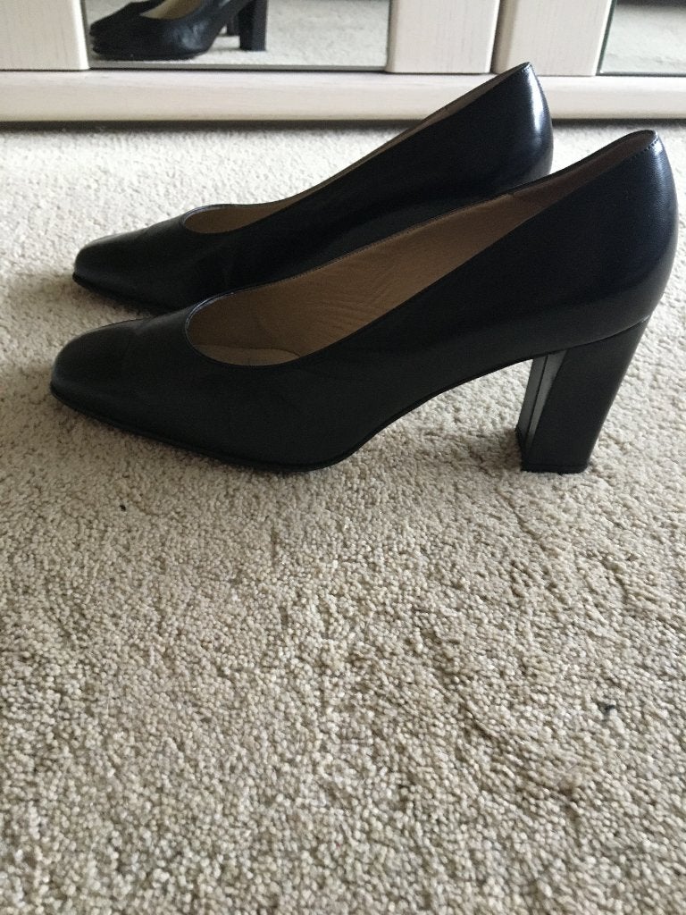 Vintage Bally Suisse zwart leren schoenen met maat 6½, Kleding | Dames, Schoenen, Zwart, Ophalen of Verzenden, Schoenen met hoge hakken
