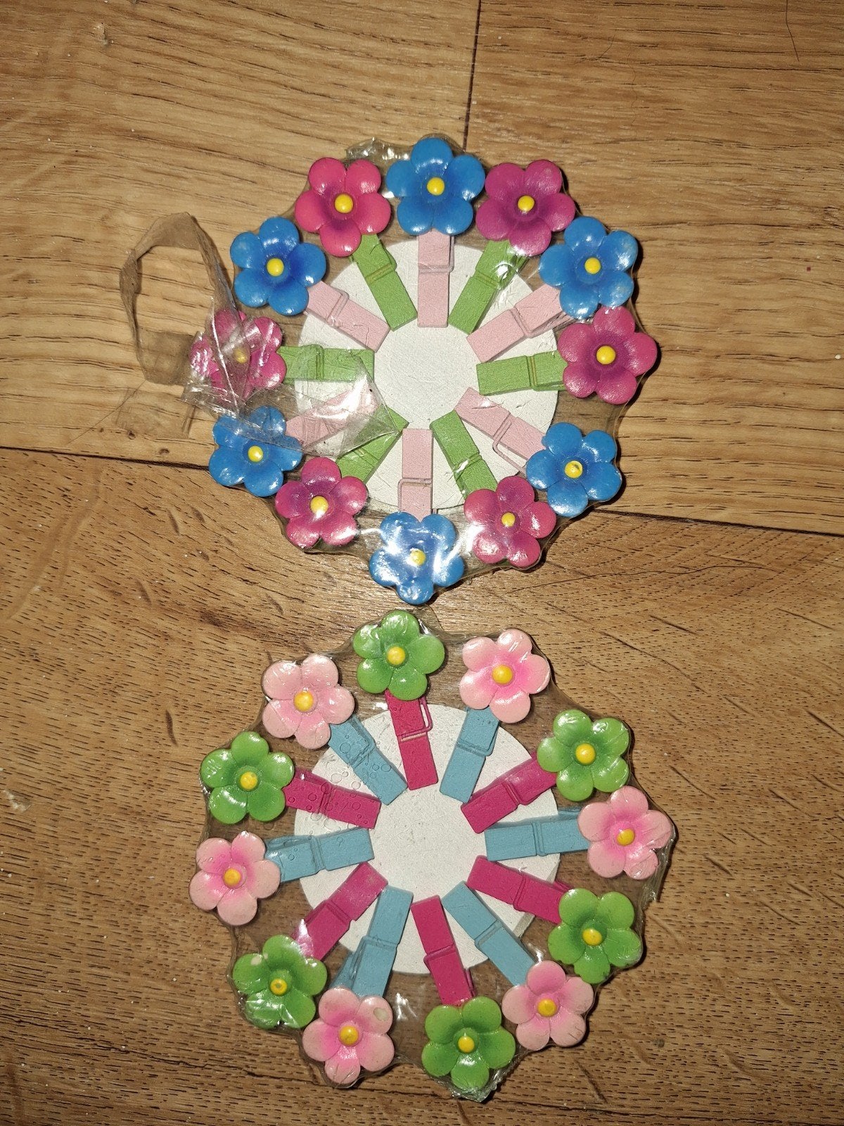 2 x  Wasknijpers met bloem. mini. - Decoratieve Knutselset, Nieuw, Meerkleurig, Knutselmateriaal, Natuur en Bloemen