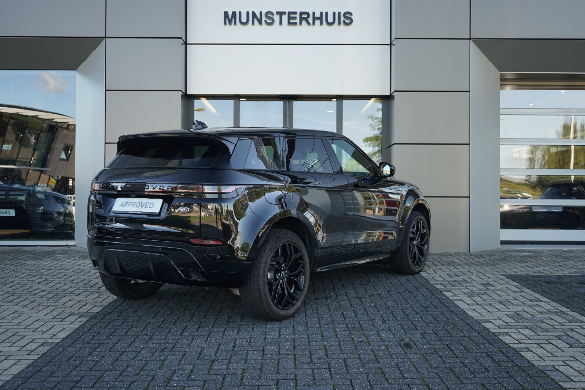 Land Rover Range Rover Evoque P300e AWD R-Dynamic SE | Merid, Automaat, 12 maanden, Vierwielaandrijving, SUV of Terreinwagen