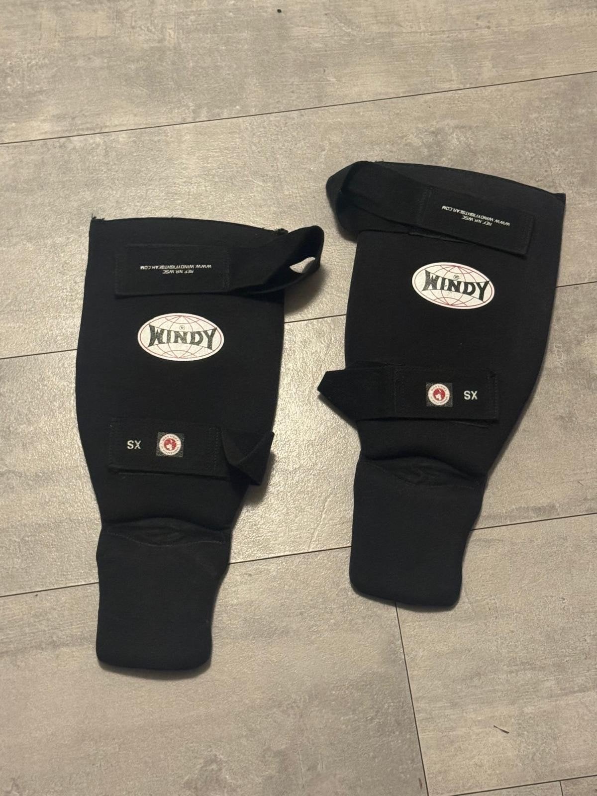 WINDY Kickboksen Scheenbeschermers SX, Maat XS of kleiner, Ophalen of Verzenden, Zo goed als nieuw, Overige