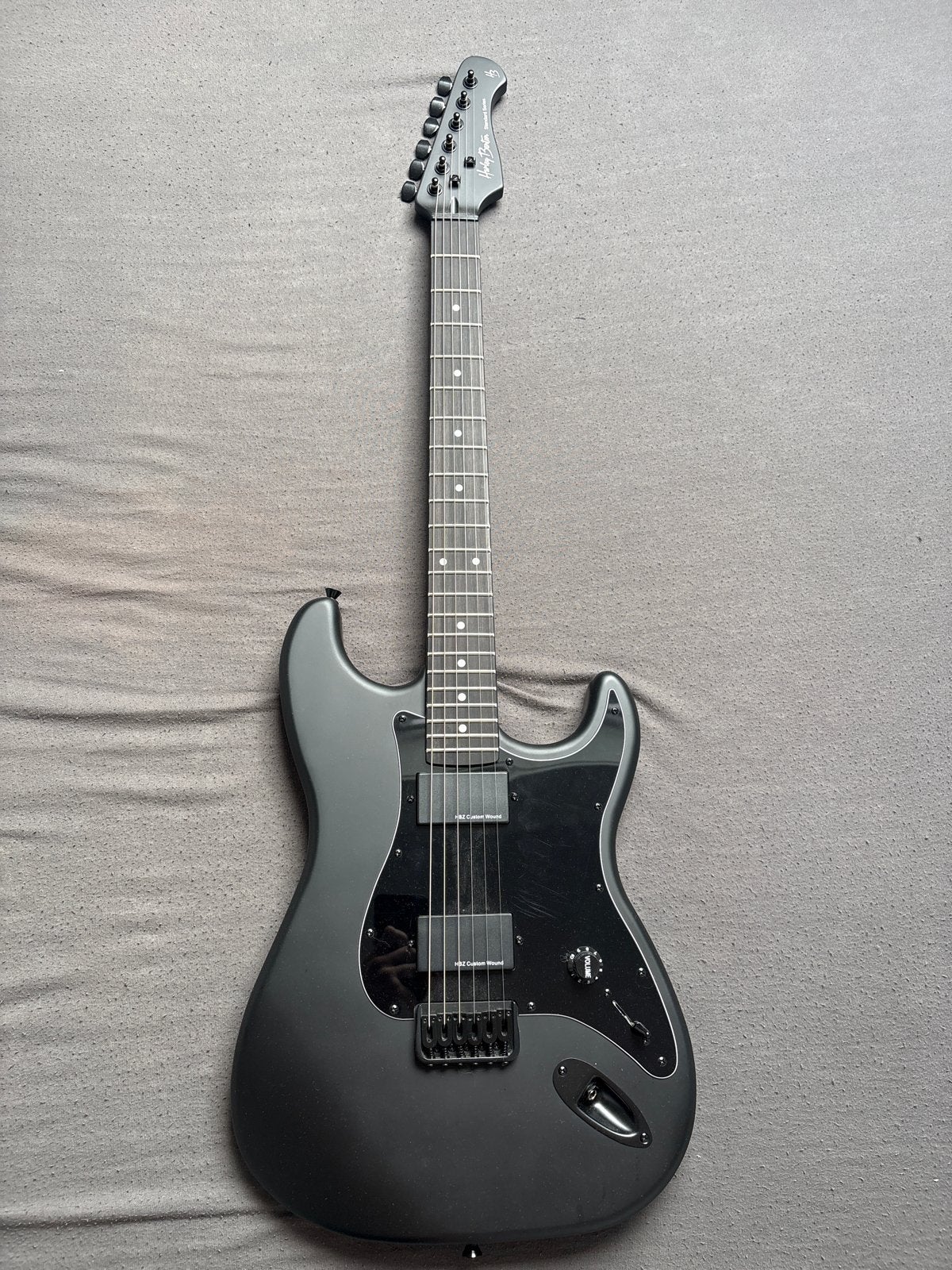Harley Benton ST-20HSS SBK Standard Series Elektrische Gitaa, Met versterker, Zo goed als nieuw, Solid body, Ophalen